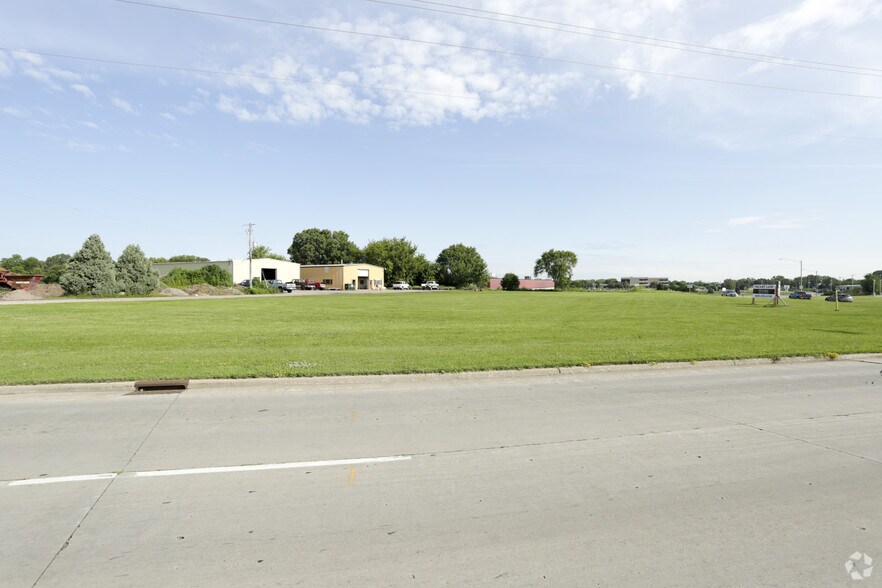 2224 State Road 44, Oshkosh, WI à vendre - Photo de l’immeuble – Image 3 sur 3