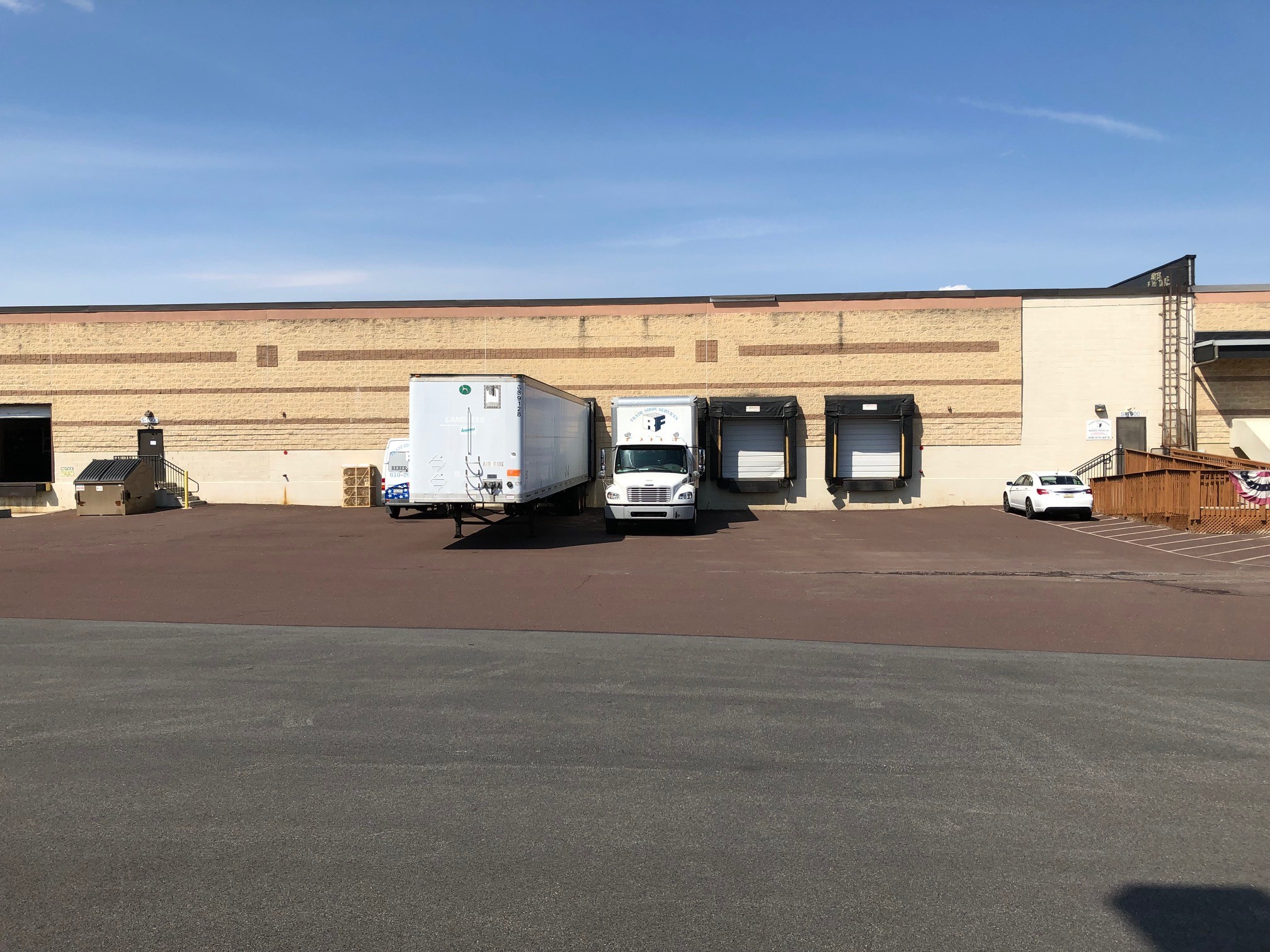 122 Mill Rd, Oaks, PA à louer Photo principale– Image 1 sur 79