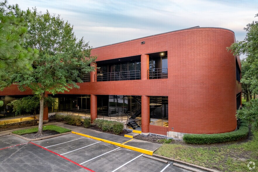 600 Gemini St, Houston, TX à louer - Photo de l’immeuble – Image 3 sur 26