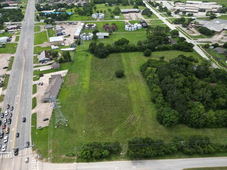 1225 Brazos St, Alvin, TX à vendre - Photo de l’immeuble – Image 2 sur 19