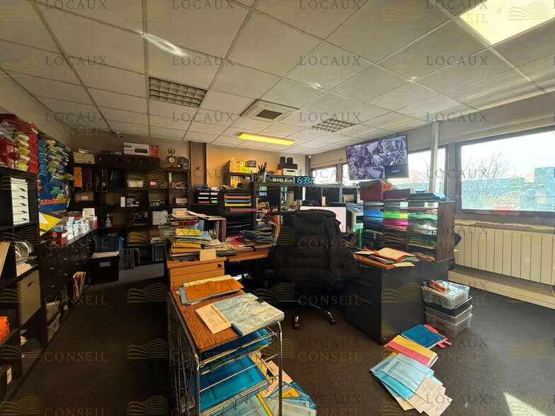 Local d'activités dans SAINT-OUEN-L'AUMONE à vendre - Photo intérieure – Image 3 sur 7