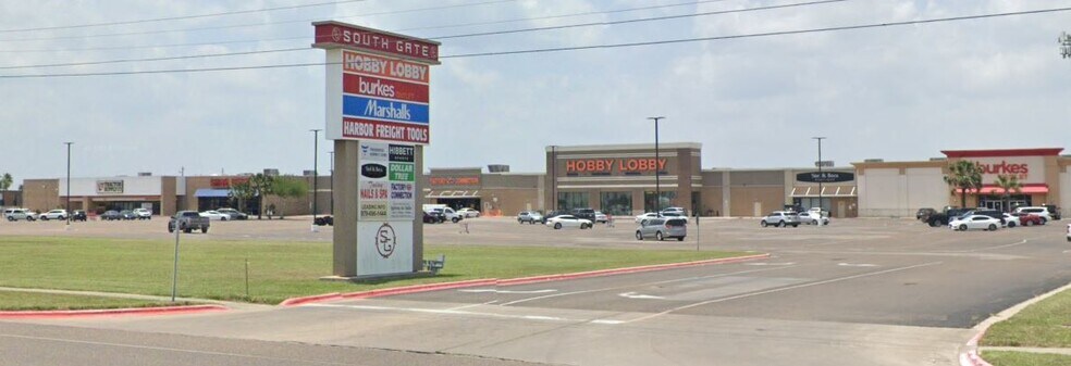 2451 S Brahma Blvd, Kingsville, TX à louer - Photo de l’immeuble – Image 2 sur 5