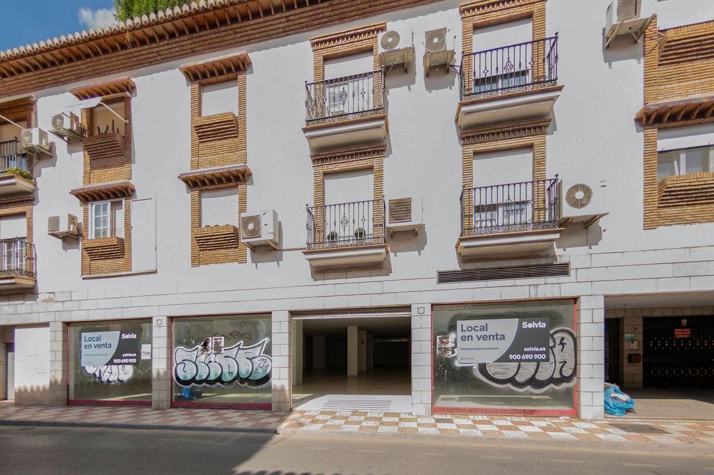 Local commercial dans La Zubia, Granada à vendre Photo de l’immeuble– Image 1 sur 23