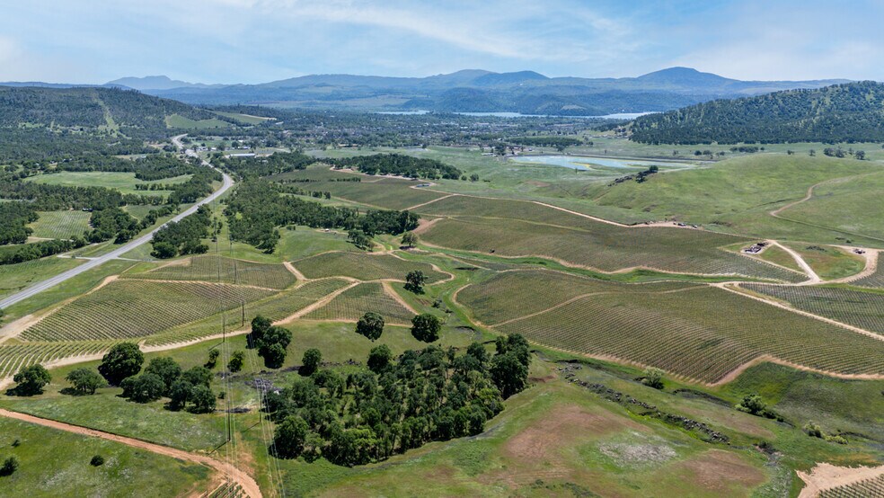 895 CA-53 hwy, Clearlake, CA à vendre - Photo de l’immeuble – Image 3 sur 17