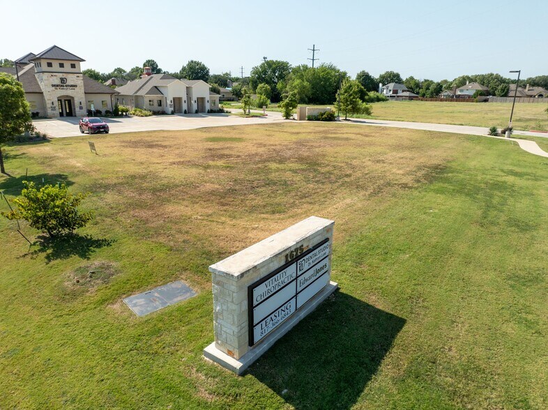1675 North Tarrant Pky, Keller, TX à louer - Photo de l’immeuble – Image 2 sur 3