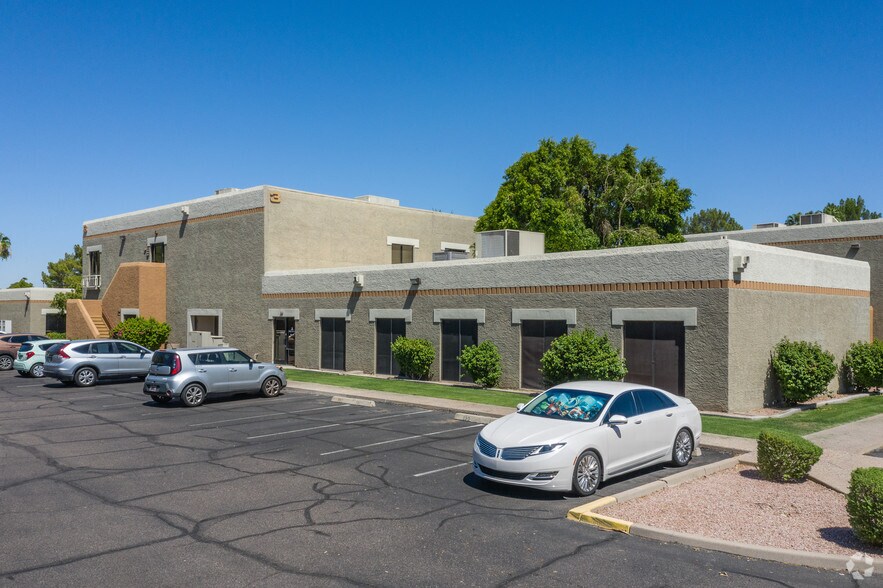 2222 S Dobson Rd, Mesa, AZ à louer - Photo de l’immeuble – Image 1 sur 3