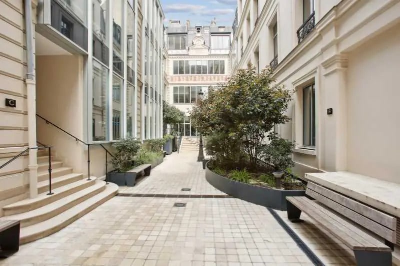 42-44 Rue De Paradis, Paris à louer - Photo de l’immeuble – Image 1 sur 13