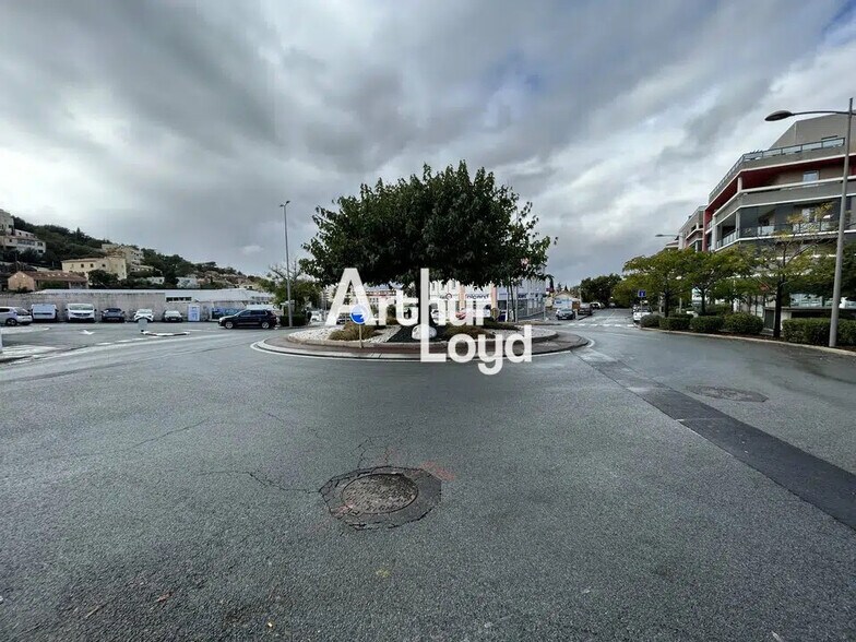 Local commercial dans Saint-Raphaël à vendre - Photo de l’immeuble – Image 2 sur 6