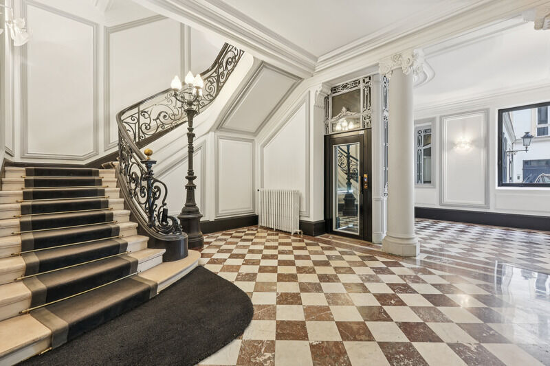 4 Rue Bayard, Paris à louer - Hall d’entrée – Image 3 sur 4