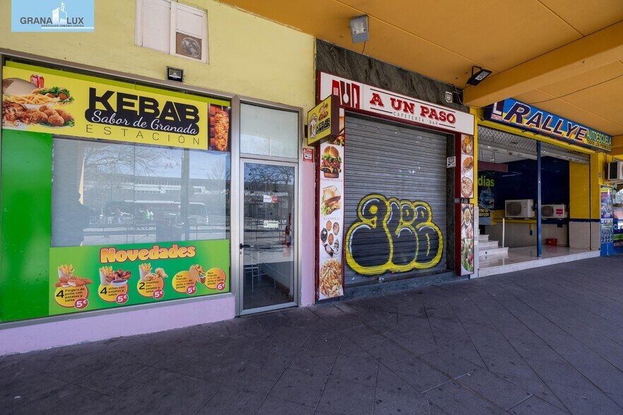 Avenida Juan Pablo II, 92, Granada, Granada à vendre - Photo de l’immeuble – Image 2 sur 31