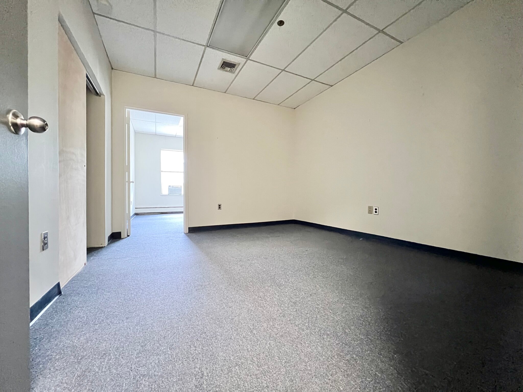 369 Ashford Ave, Dobbs Ferry, NY à louer Photo intérieure– Image 1 sur 9