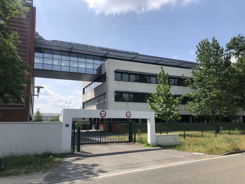 38 Allée Mégevie, Gradignan à louer - Photo de l’immeuble – Image 2 sur 11