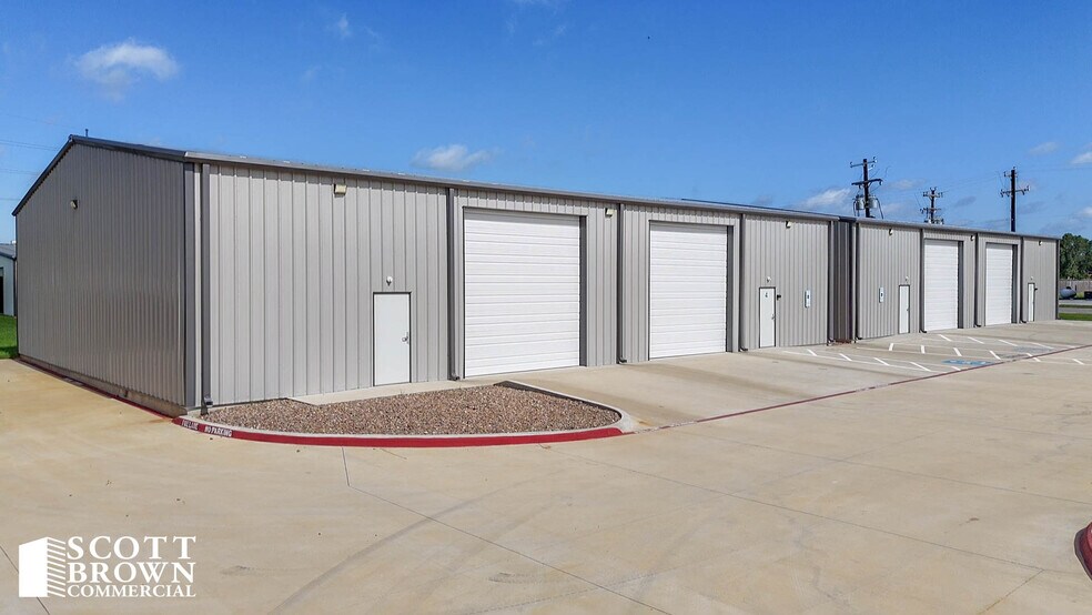 14566 Industrial Park, Aubrey, TX à vendre - Photo de l’immeuble – Image 3 sur 14