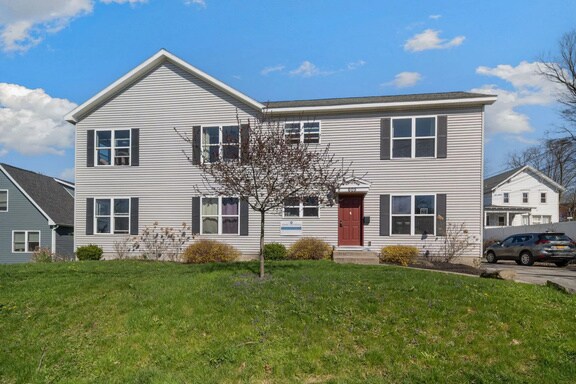 605 S Aurora St, Ithaca, NY à vendre Photo principale– Image 1 sur 3