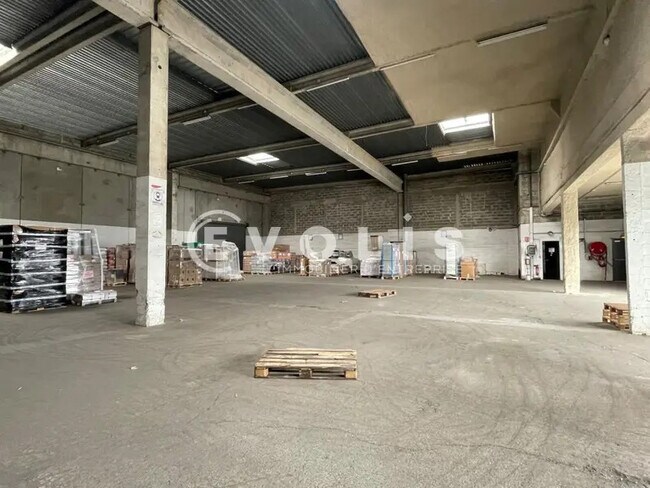 Plus de détails pour Bureau, Industriel/Logistique à louer
