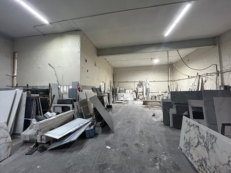 3921 22nd St, Long Island City, NY à louer - Photo de l’immeuble – Image 2 sur 5