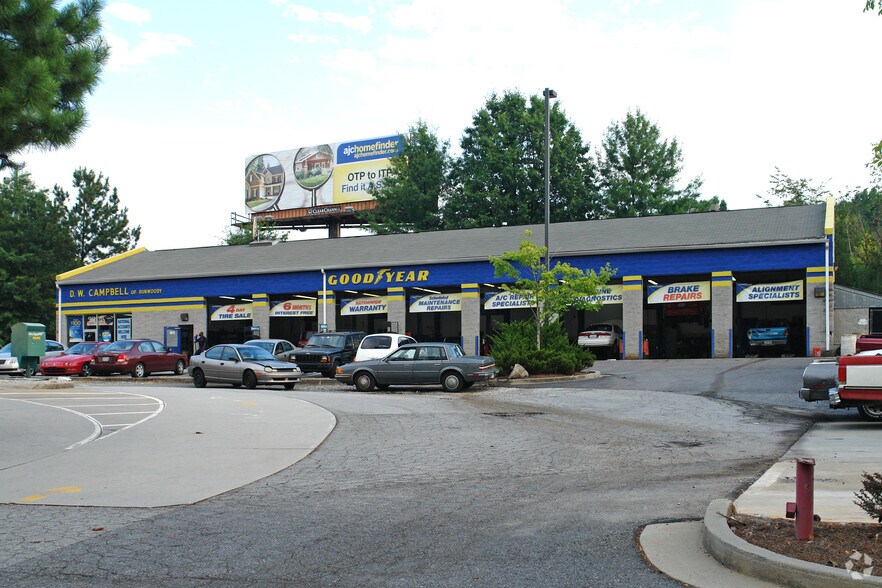 8445 NE Roswell Rd, Atlanta, GA à louer - Photo principale – Image 2 sur 2