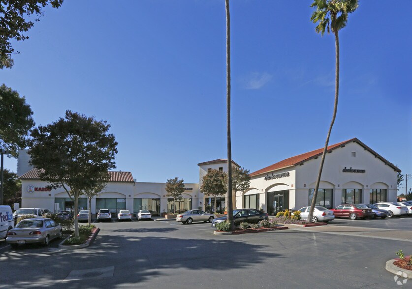 10-130 E Hamilton Ave, Campbell, CA à louer - Photo de l’immeuble – Image 1 sur 9