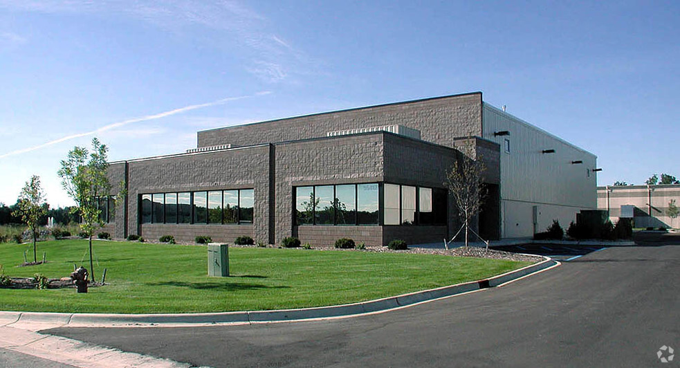 55412 Lyon Industrial Dr, New Hudson, MI à louer - Photo de l’immeuble – Image 2 sur 7