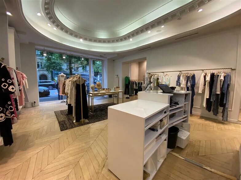 Local commercial dans Paris à louer - Photo de l’immeuble – Image 2 sur 9
