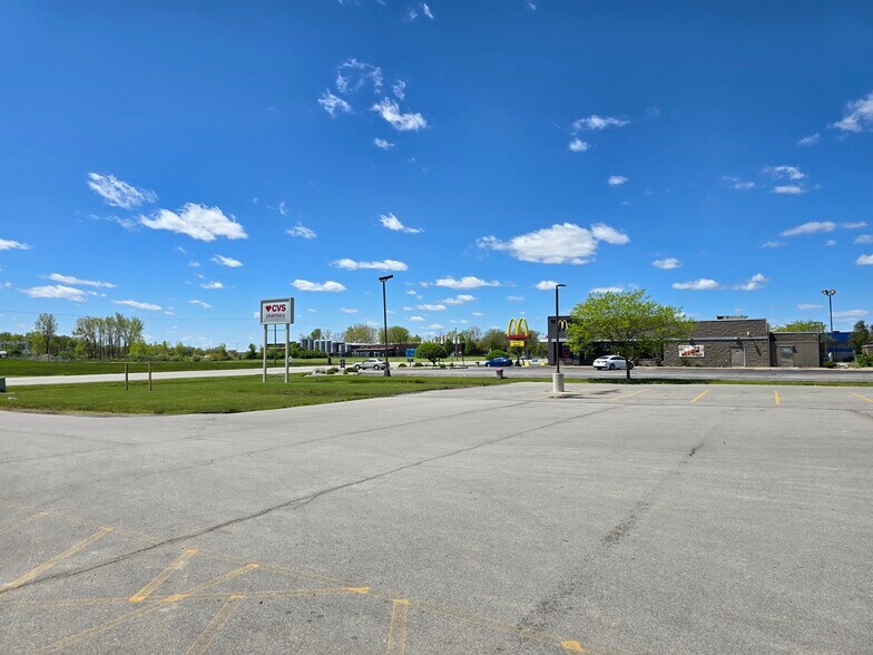 521 W Main St, Butler, IN à vendre - Photo de l’immeuble – Image 2 sur 7