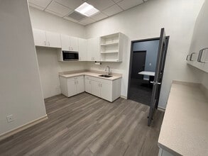 1465 Spruce St, Riverside, CA à louer Photo intérieure– Image 2 sur 3