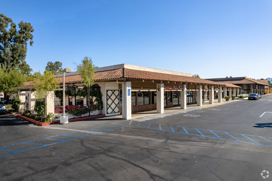 1336-1416 N Moorpark Rd, Thousand Oaks, CA à vendre - Photo de l’immeuble – Image 2 sur 12