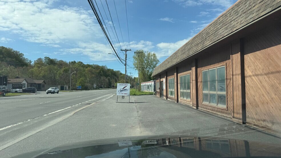 380 Oriskany Blvd, Whitesboro, NY à louer - Photo de l’immeuble – Image 3 sur 7