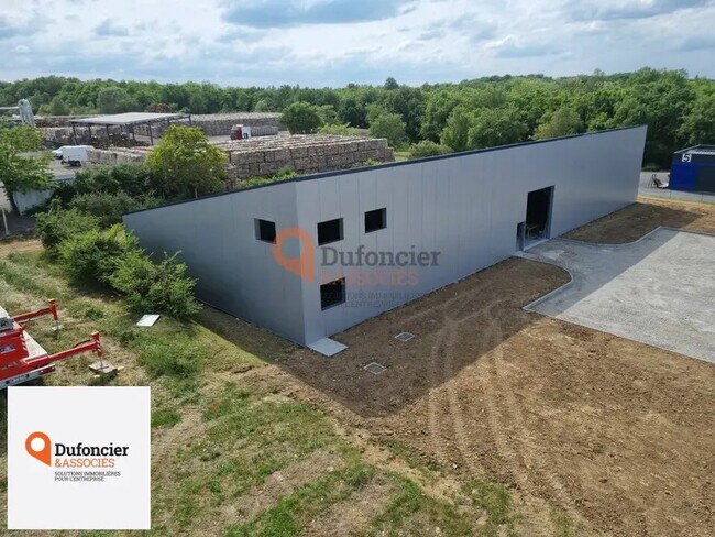 Plus de détails pour Industriel/Logistique à louer
