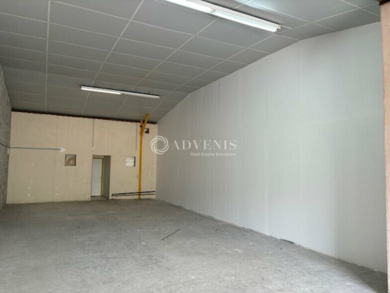 Local d’activités dans Pruniers-en-Sologne à louer - Photo intérieure – Image 2 sur 4
