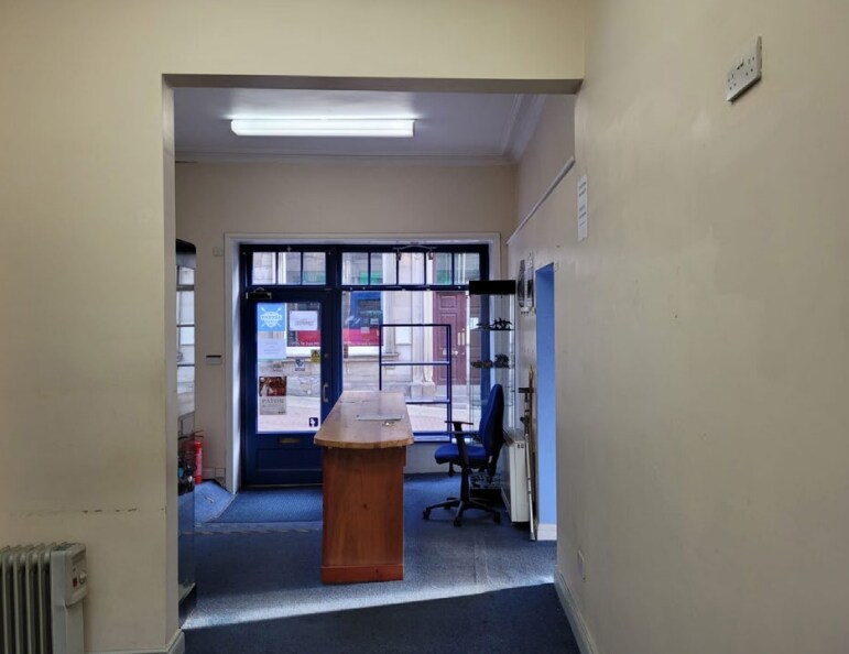17-23 Guildhall St, Dunfermline, FIF KY12 7NR - Lot 420 -  - Photo intérieure - Image 1 of 4