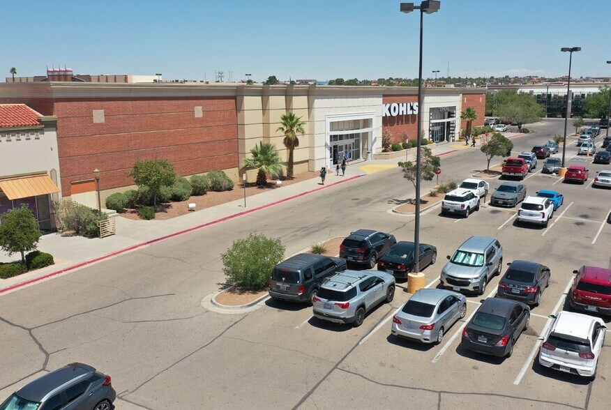 1319 George Dieter Dr, El Paso, TX à vendre - Photo de l’immeuble – Image 3 sur 6