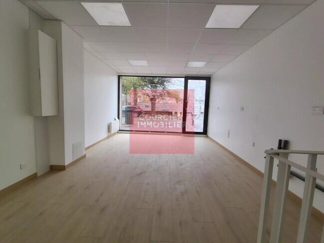 Plus de détails pour 5 Rue De La République, Saint-Rémy-lès-Chevreuse - Bureau à vendre
