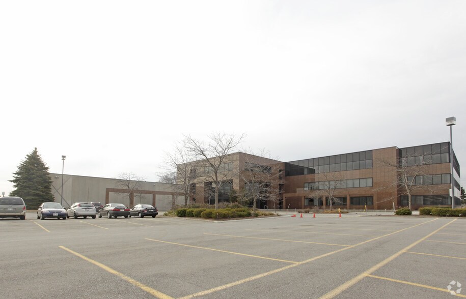 1 Kenview Blvd, Brampton, ON à louer - Photo de l’immeuble – Image 3 sur 16