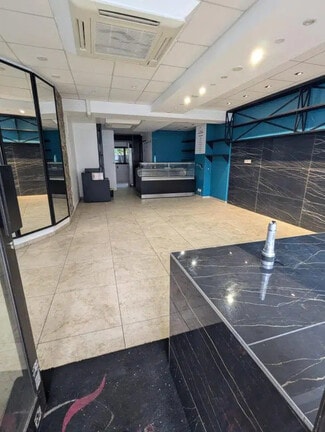 Plus de détails pour Local commercial à louer