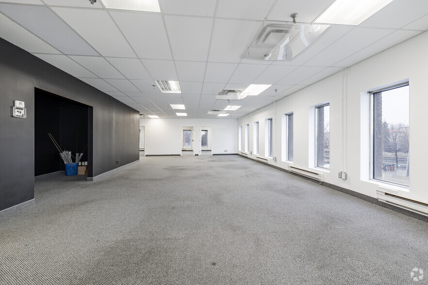395 Av Sainte-Croix, Montréal, QC à louer - Photo intérieure – Image 3 sur 17