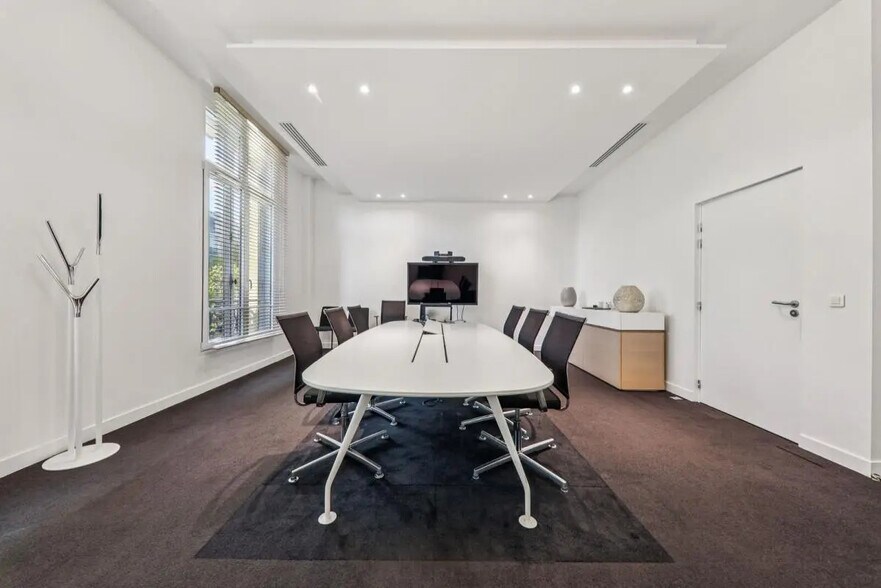 134 Boulevard Haussmann, Paris à louer - Photo de l’immeuble – Image 2 sur 14