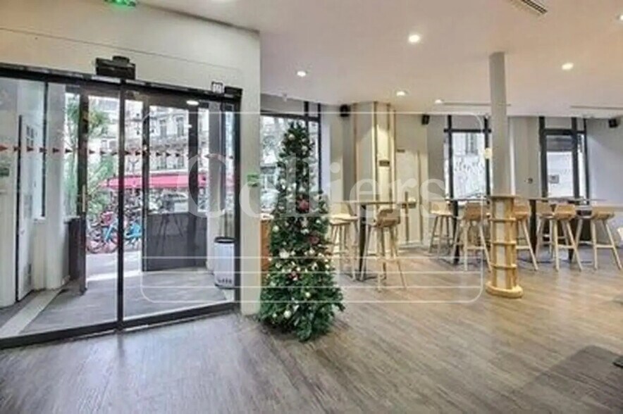 Bureau dans Paris à louer - Hall d’entrée – Image 2 sur 12