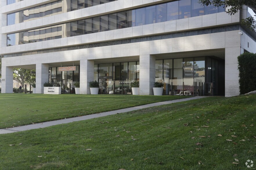 11150 Santa Monica Blvd, Los Angeles, CA à louer - Photo de l’immeuble – Image 3 sur 20