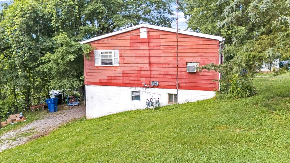 530 Sewanee St, Harriman, TN à vendre - Photo de l’immeuble – Image 2 sur 3