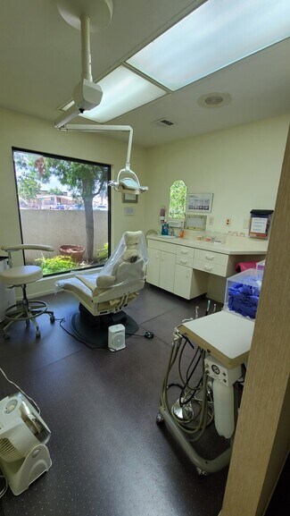 Plus de détails pour 1735 28th St, Bakersfield, CA - Bureau/Médical à louer