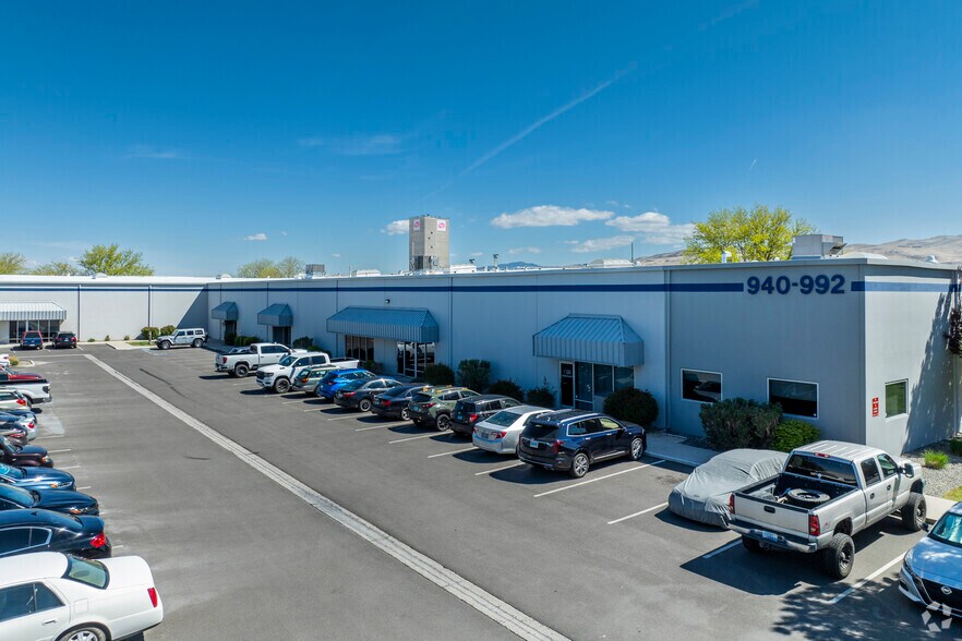 950-992 Spice Islands Dr, Sparks, NV à louer - Photo de l’immeuble – Image 2 sur 7