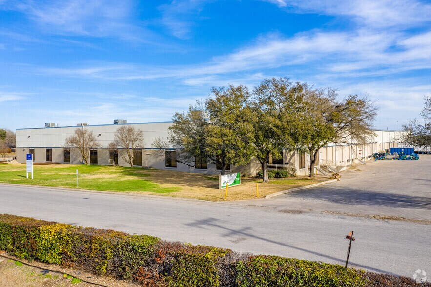 5400-5410 Kaepa Ct, San Antonio, TX à louer - Photo de l’immeuble – Image 2 sur 31