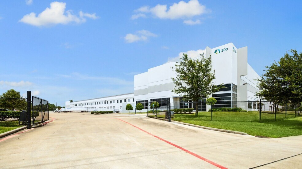 300 Airtex Dr, Houston, TX à louer - Photo principale – Image 1 sur 16