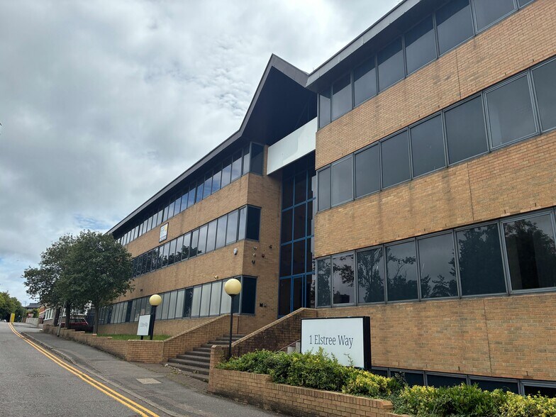 1 Elstree Way, Borehamwood à louer - Photo de l’immeuble – Image 2 sur 10