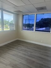 3110 1st Ave N, Saint Petersburg, FL à louer Photo intérieure– Image 2 sur 6