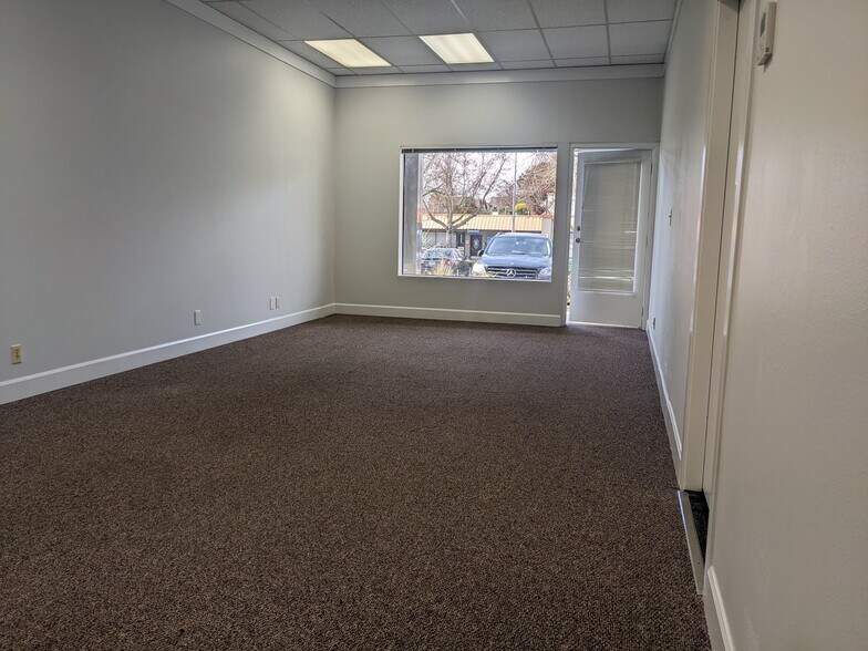 11328 Roosevelt Way NE, Seattle, WA à louer - Photo intérieure – Image 3 sur 6