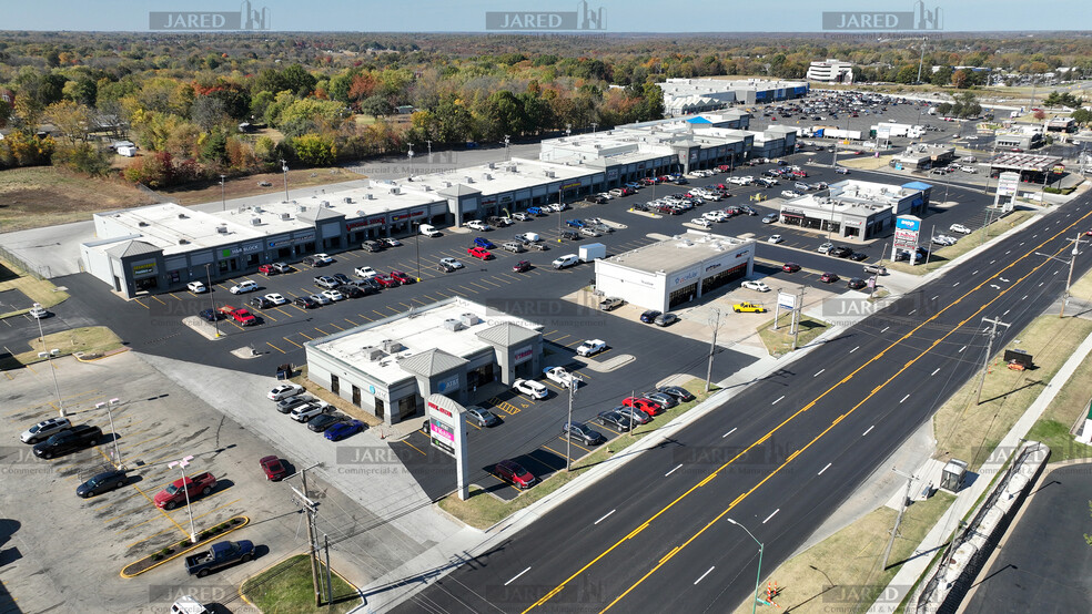 2607-2713 N Kansas Expy, Springfield, MO à louer - Photo de l’immeuble – Image 1 sur 16