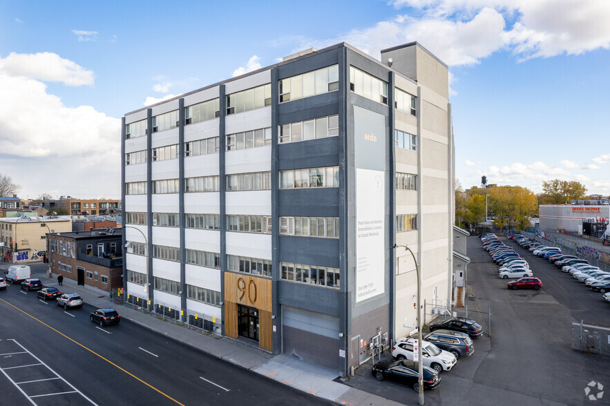 90 Rue Beaubien O, Montréal, QC à louer - Photo de l’immeuble – Image 1 sur 15