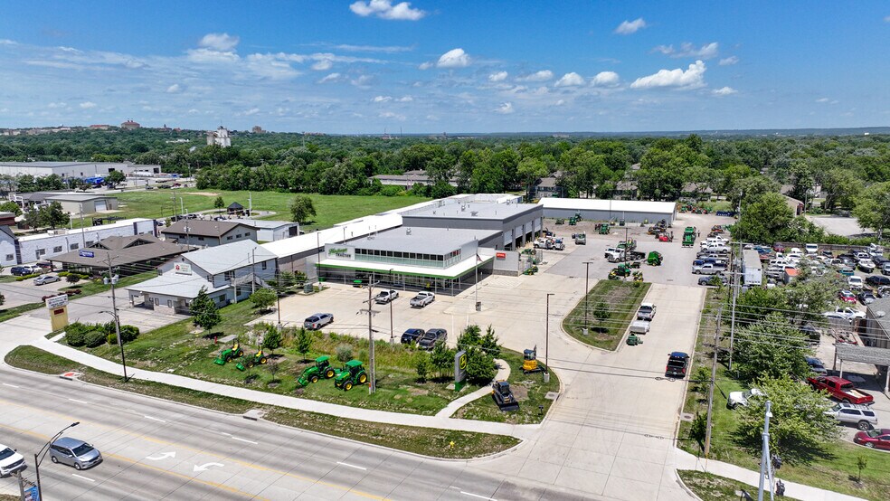 1110 E 23rd St, Lawrence, KS à vendre - Photo de l’immeuble – Image 2 sur 3